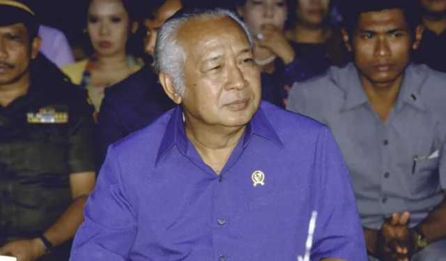 ইন্দোনেশিয়ায় সাবেক স্বৈরশাসক সুহার্তোকে ‘জাতীয় বীর’ ঘোষণা