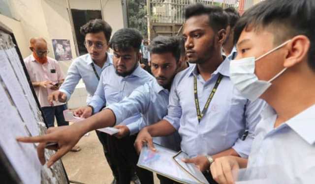 কমেছে পাসের হার, অর্ধেকেরও কমে নেমেছে জিপিএ-৫