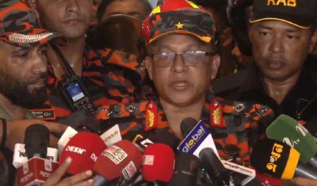 ‘অতিরিক্ত বাতাসের কারণে আগুন নিয়ন্ত্রণে বেগ পেতে হয়’ 
