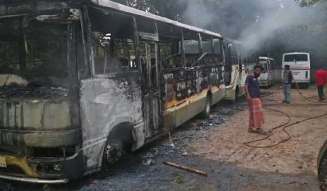 ড্যাফোডিল ও সিটি ইউনিভার্সিটির শিক্ষার্থীদের মধ্যে সংঘর্ষ, অগ্নিস