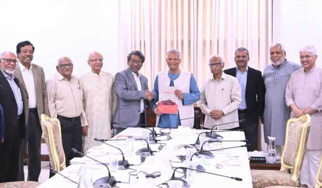 প্রধান উপদেষ্টার হাতে জুলাই সনদ বাস্তবায়নের সুপারিশ