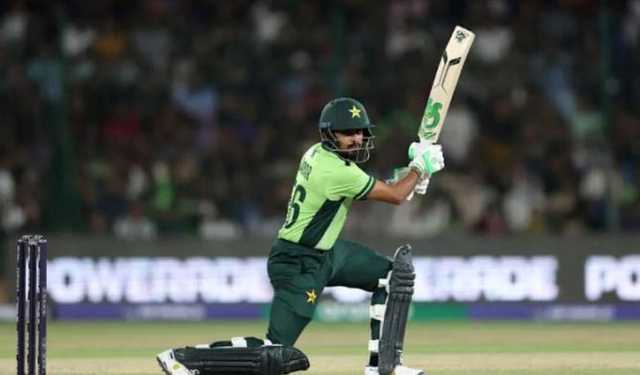 বাবরের বিশ্ব রেকর্ড, দক্ষিণ আফ্রিকাকে উড়াল পাকিস্তান