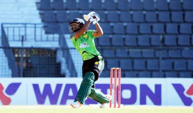 আকবররা যাচ্ছেন কাতার