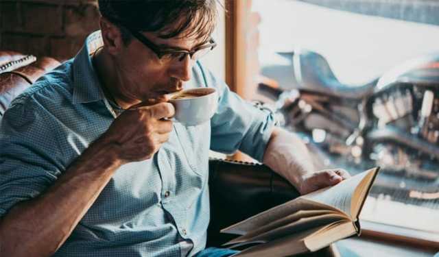 বিশ্বে কারা বেশি পড়ে, কোন বই বেশি পড়ে?