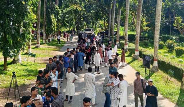 চাকসু নির্বাচনে উৎসবের আমেজ
