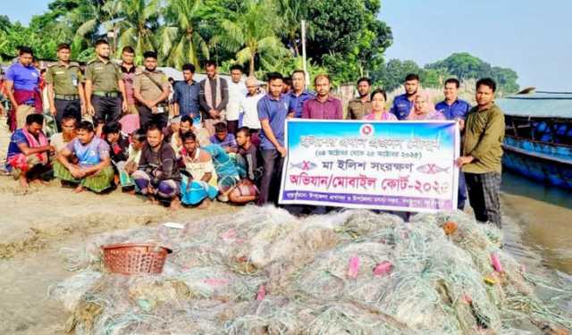 ইলিশ ধরায় ২২ জেলের কারাদণ্ড