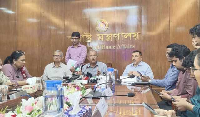এক সপ্তাহের মধ্যে খুলবে বিমানবন্দরের ই-গেট: স্বরাষ্ট্র উপদেষ্টা