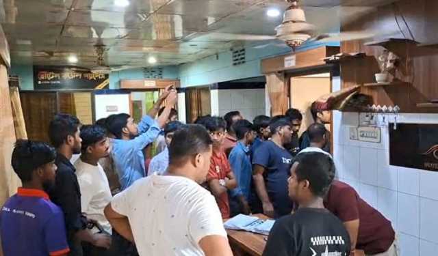 পাবনায় আবাসিক হোটেল থেকে যুবকের ঝুলন্ত মরদেহ উদ্ধার