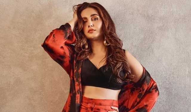 ব্যক্তিগত জীবন একান্তই আমার, বাগদানের গুঞ্জনে হুমা কুরেশি
