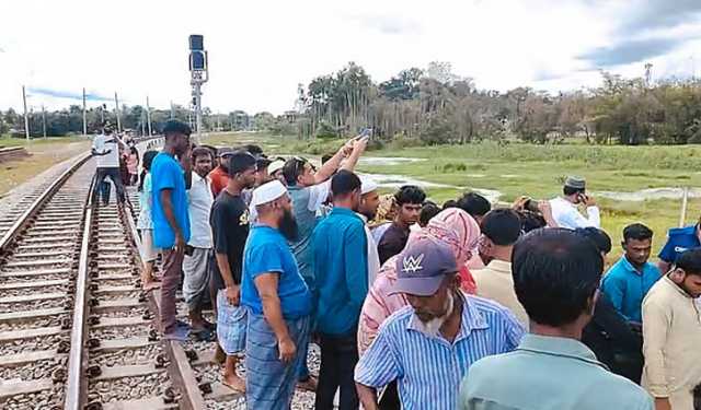 কক্সবাজারে রেললাইনের পাশ থেকে অজ্ঞাত লাশ উদ্ধার