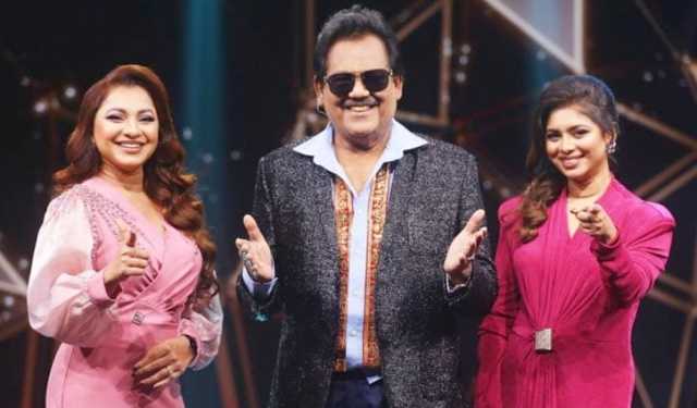 বিচারকের আসনে তারা