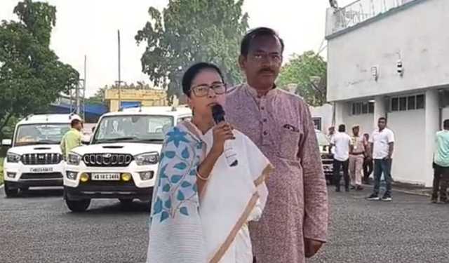 অমিত শাহ বড় মীরজাফর হয়ে উঠতে পারেন, আশঙ্কা মমতার