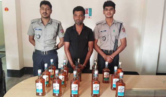 নেত্রকোণায় ১৬ বোতল বিদেশি মদসহ আটক এক