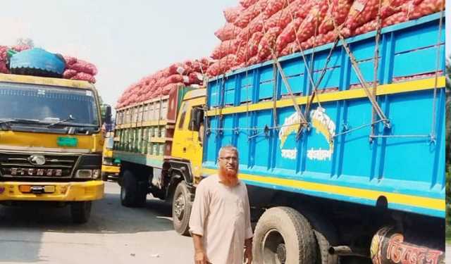 বাংলাবান্ধা দিয়ে নেপাল গেল ১৪০৭ মেট্রিক টন আলু