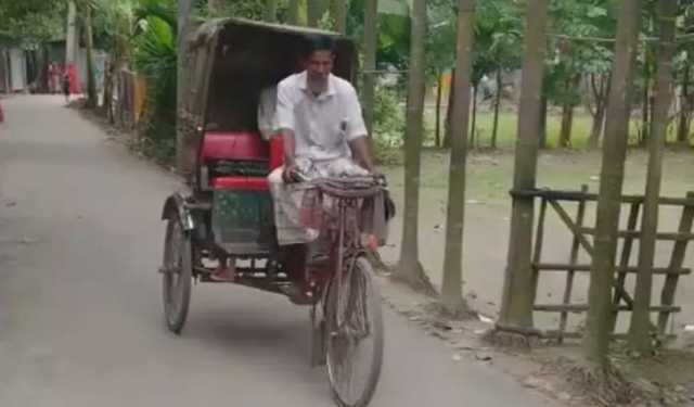 অদ্ভুত! ছোট ভাইয়ের সঙ্গে মারামারির মাইকিং বড় ভাইয়ের