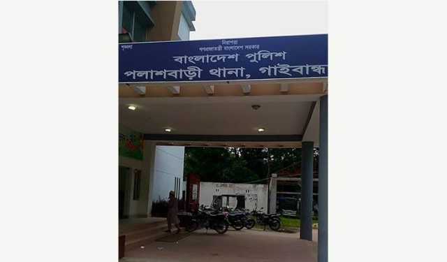 সন্তানকে ধর্ষণের অভিযোগে বাবাকে পিটিয়ে পুলিশে দিলো এলাকাবাসী