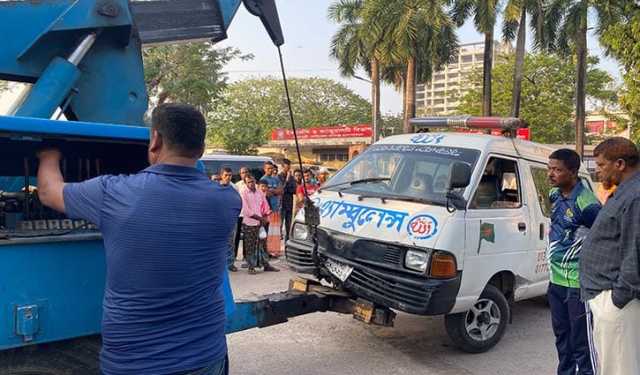 ঘুষি মেরে আনসার সদস্যের নাক ফাটাল অ্যাম্বুলেন্স সিন্ডিকেট