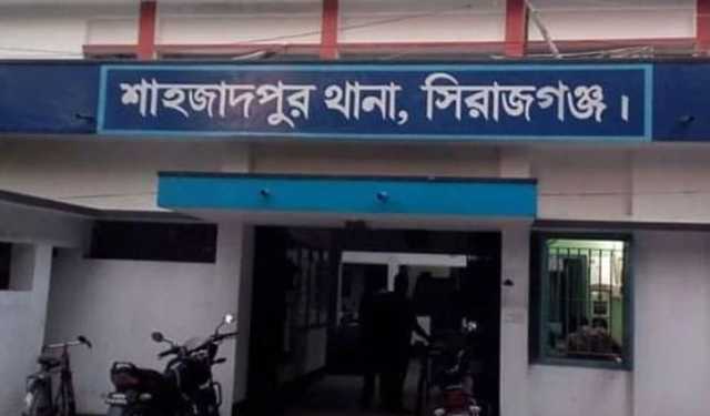 বাড়ি থেকে ডেকে নিয়ে যুবককে কুপিয়ে হত্যা
