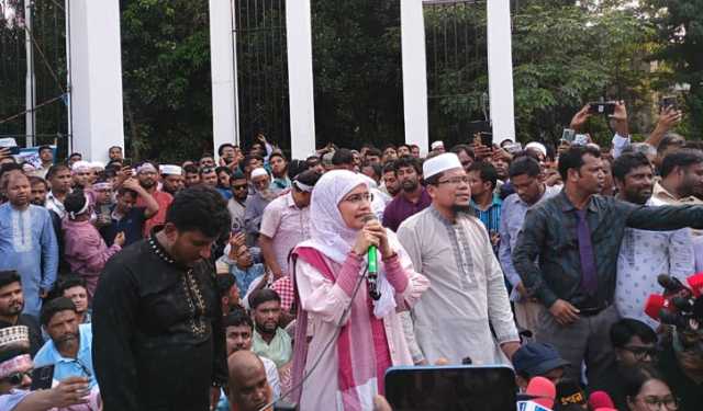 মন্ত্রণালয়ের গাড়ি কিনতে ৩০০ কোটি বরাদ্দ, শিক্ষকদের বেতনের বেলায় নেই নেই: সামান্তা