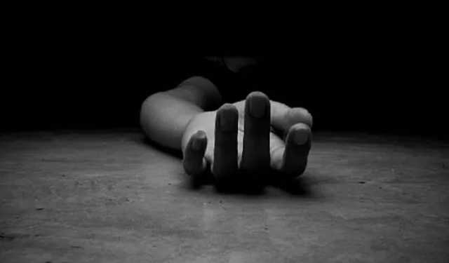 বাংলাদেশে অসুস্থ বাবাকে দেখতে যেতে না পেরে আত্মহত্যা পশ্চিমবঙ্গের