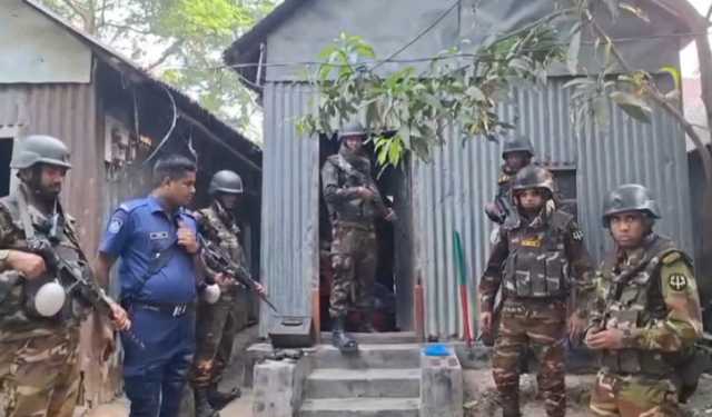 গজারিয়ায় অস্ত্র-গুলি উদ্ধার, আটক ৩