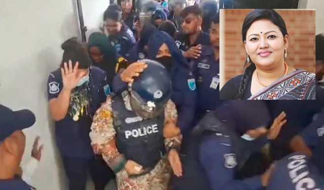 আদালত চত্বরে মমতাজের ওপর ডিম-জুতা নিক্ষেপ 
