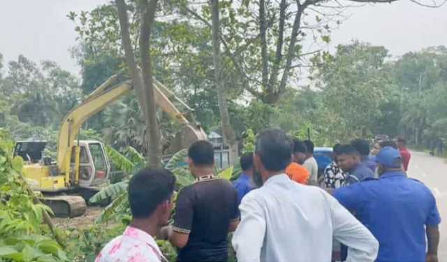 ডাসারে মাইজপাড়া খাল উদ্ধারে অভিযান