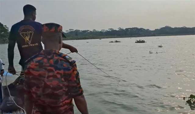 মাদারীপুরে পিকনিকের ট্রলার ডুবে চালক নিখোঁজ, উদ্ধারে অভিযান 