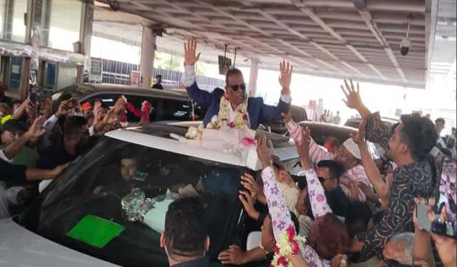 ১৫ বছর পর দেশে ফিরলেন হানিফ এন্টারপ্রাইজের মালিক হানিফ