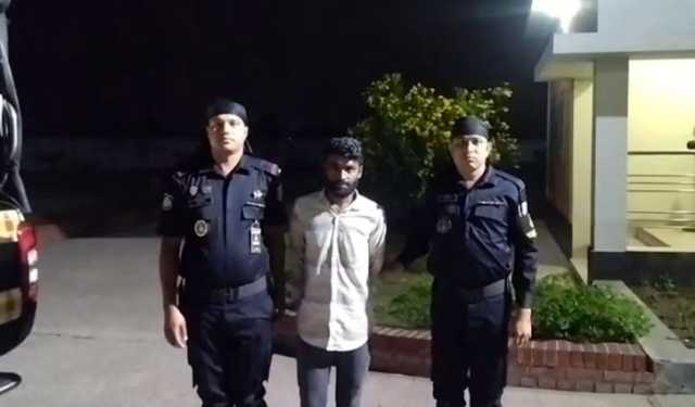 ছাদ উড়ে যাওয়া সেই বাসের চালককে গ্রেপ্তার