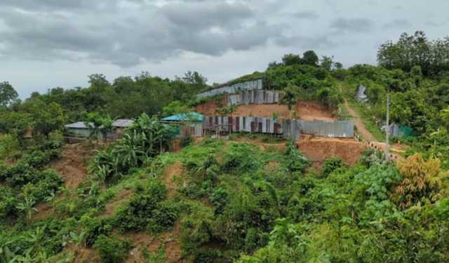 বান্দরবানে টানা বৃষ্টিতে পাহাড় ধসের শঙ্কা, সতর্ক করতে মাইকিং