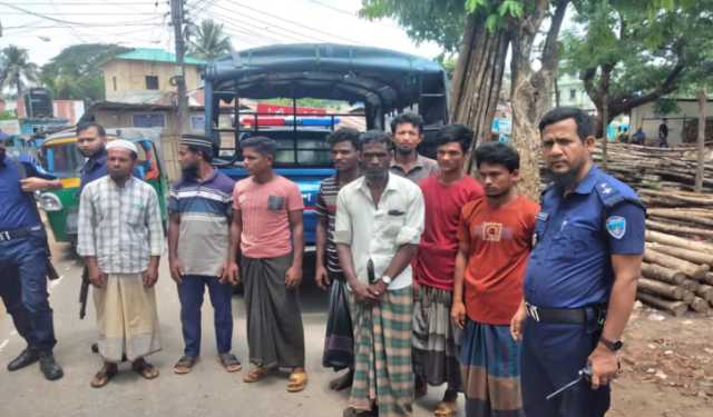 বান্দরবানে ৮ রোহিঙ্গা আটক