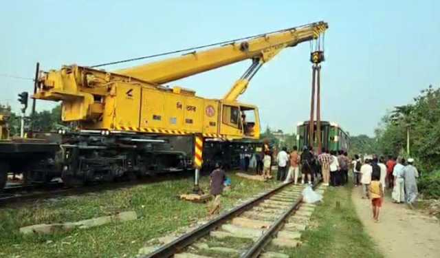ব্রাহ্মণবাড়িয়ায় ট্রেন লাইনচ্যুত: ডাউন লাইনে ট্রেন চলাচল বন্ধ 