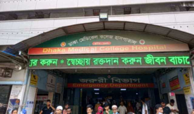 বনানীতে গাড়ির ধাক্কায় নারীর মৃত্যু