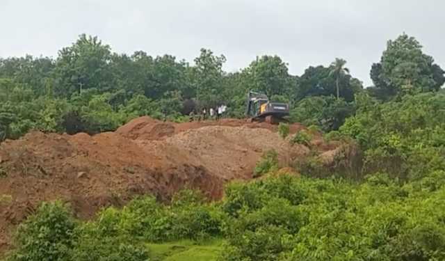 পরশুরাম সীমান্তের নোম্যান্সল্যান্ডে ভারতের খাল খনন, বিজিবির প্রতিবাদ