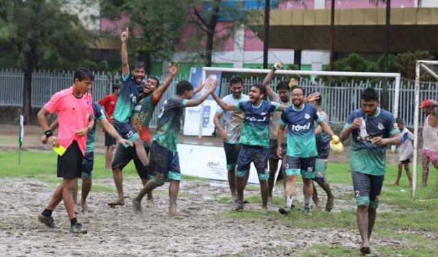 বৃষ্টিস্নাত দিনে ‘কুল-বিএসজেএ’ মিডিয়া কাপে ফুটবল আনন্দ