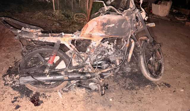 অভয়নগরে কৃষক দল নেতাকে হত্যার ঘটনায় ২০ বাড়িতে আগুন
