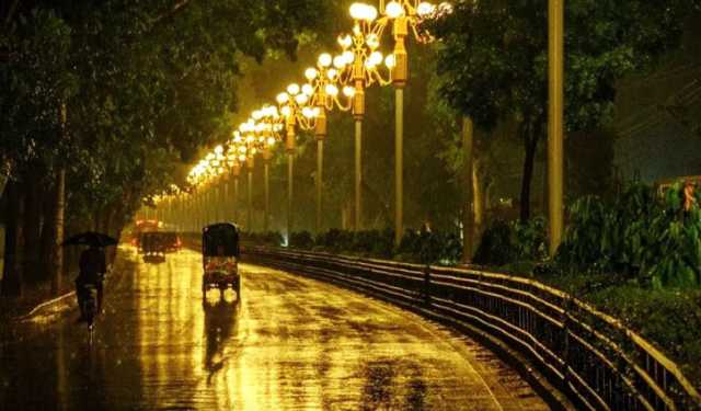 ‘আলো দূষণ’-এর দায়ে বিদ্ধ রাজশাহীতে মুগ্ধতা ছড়ানো ঝলমলে বাতি