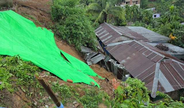 রাঙামাটিতে টানা বর্ষণে বেড়েছে পাহাড়ধসের ঝুঁকি, ফাঁকা আশ্রয়কেন্দ্র