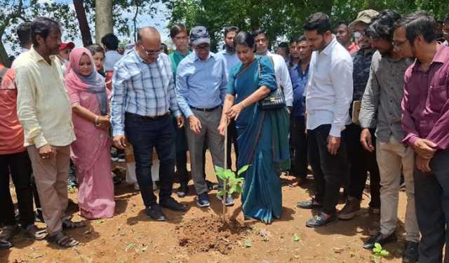 বনে বসবাসকারীদের বিরুদ্ধে করা ১২৯ মামলা প্রত্যাহার