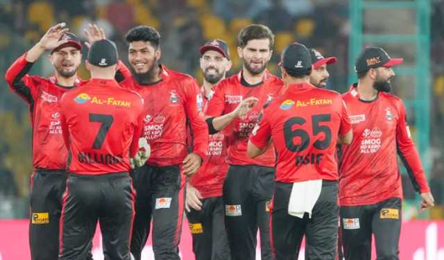 বৃষ্টিভেজা নাটকীয় ম্যাচে রিশাদের দারুণ বোলিং