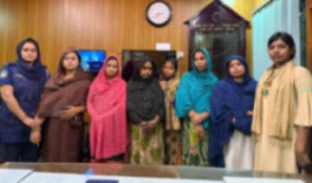 বাসে গল্পের ছলে নারীর গলা থেকে চেইন চুরির চেষ্টা, গ্রেপ্তার ৬