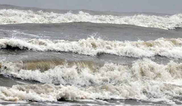সাগরে লঘুচাপ, বন্দরে ৩ নম্বর সতর্ক সংকেত