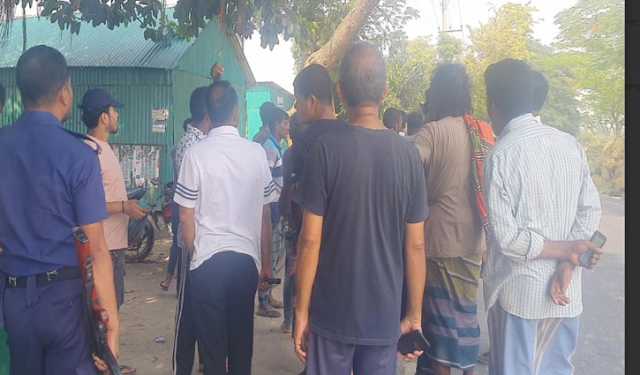 টাঙ্গাইলে অটোরিকশায় ট্রাক্টরের ধাক্কা, শ্রমিক নিহত