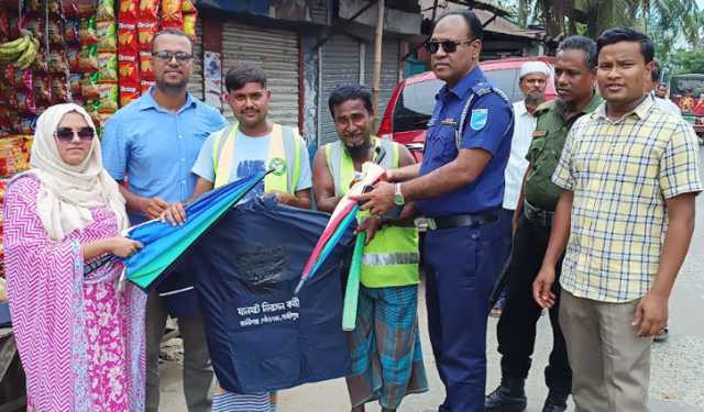 রোদ-বৃষ্টিতে ট্রাফিকের দায়িত্ব পালনকারীদের পাশে প্রশাসন
