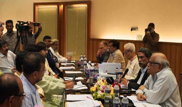 ‘অধিকার আদায়ে তরুণ প্রজন্মকে যেন প্রাণ দিতে না হয়’