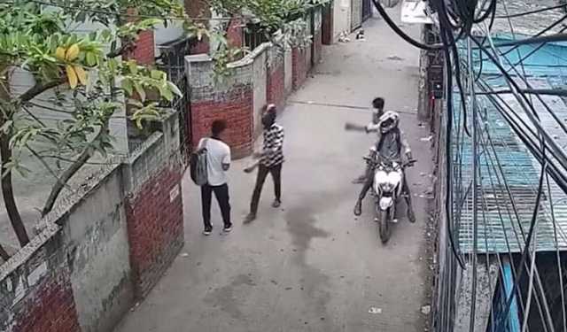মগবাজারে প্রকাশ্যে চাপাতি হাতে ছিনতাইয়ের ঘটনায় গ্রেপ্তার ৩