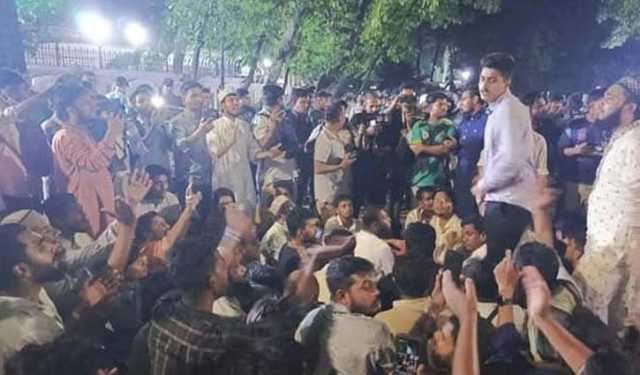 ঘোষণা দিয়ে আ.লীগ নিষিদ্ধের দাবিতে যমুনার সামনে এনসিপি