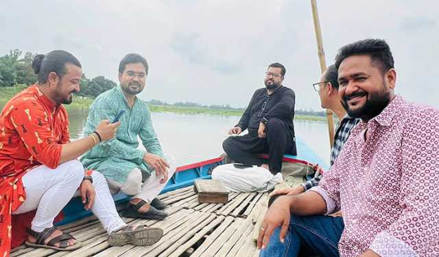 এক দিনের নিমন্ত্রণে ওমর সানীর ‘শ্বশুরবাড়ি’তে