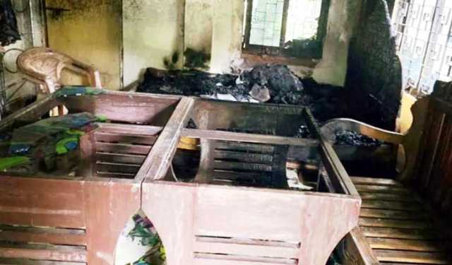 চৌদ্দগ্রামে মুক্তিযোদ্ধার বাড়িতে ভাঙচুর-লুটপাট-আগুন